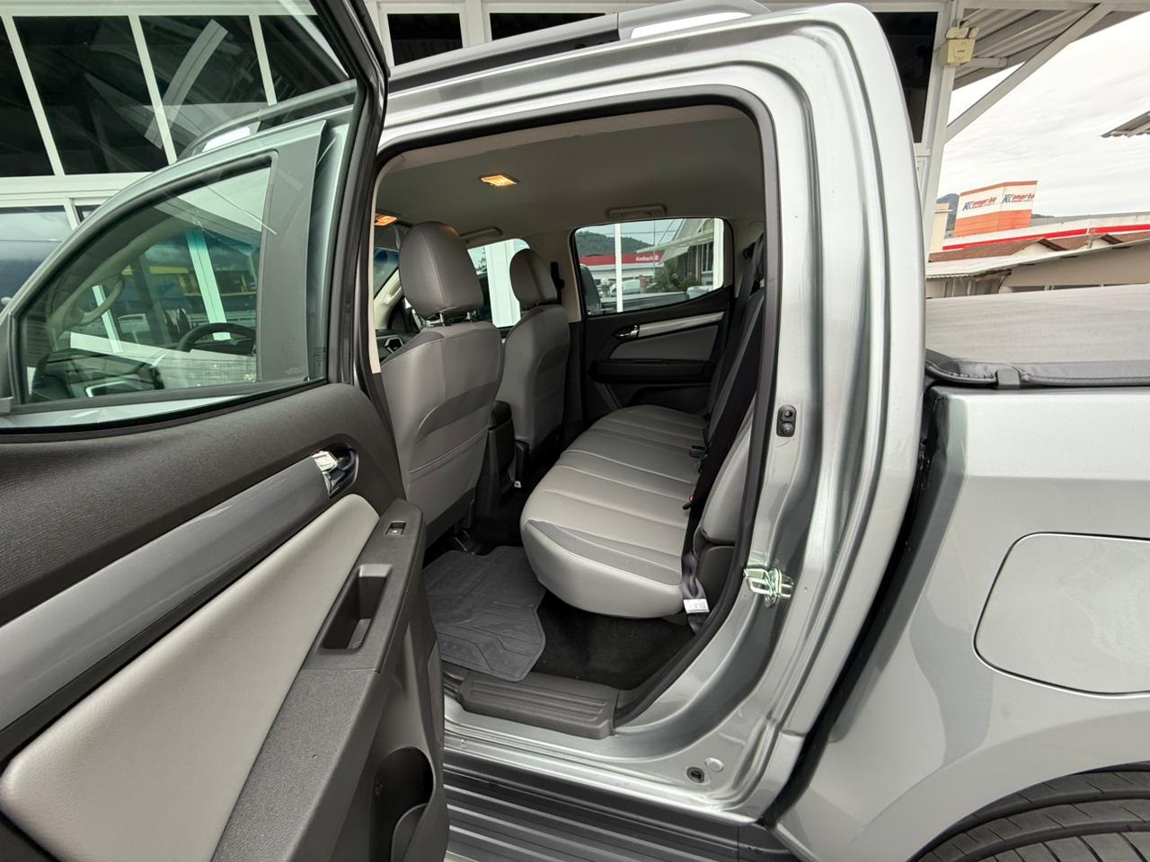 S10 2.8 16V LTZ CABINE DUPLA TURBO DIESEL AUTOMÁTICO