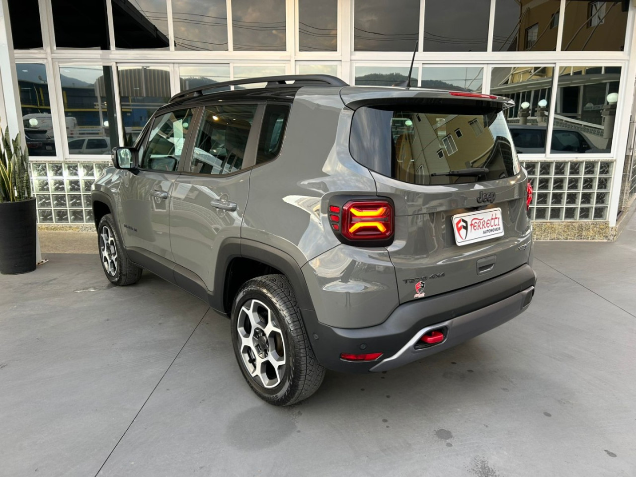 Renegade 1.3 16V 4P FLEX T270 TRAILHAWK 4X4 TURBO AUTOMÁTICO