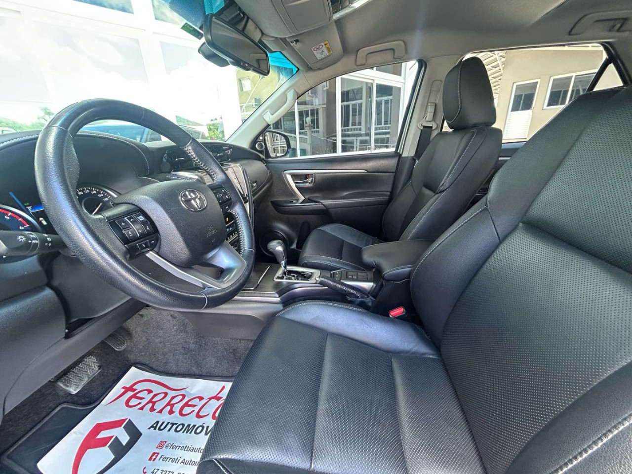 Hilux SW4 2.8 4P SRX 4X4 TURBO DIESEL AUTOMÁTICO