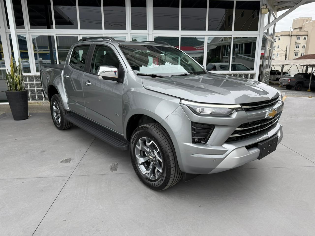 S10 2.8 16V LTZ CABINE DUPLA TURBO DIESEL AUTOMÁTICO