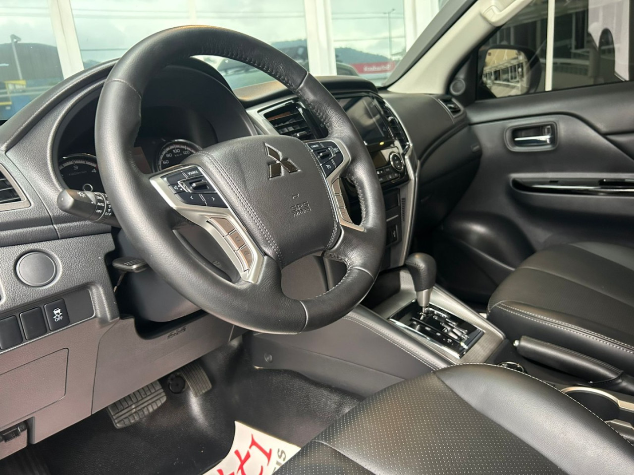 L 200 Triton 2.4 16V SPORT SAVANA 4X4 CABINE DUPLA TURBO DIESEL AUTOMÁTICO
