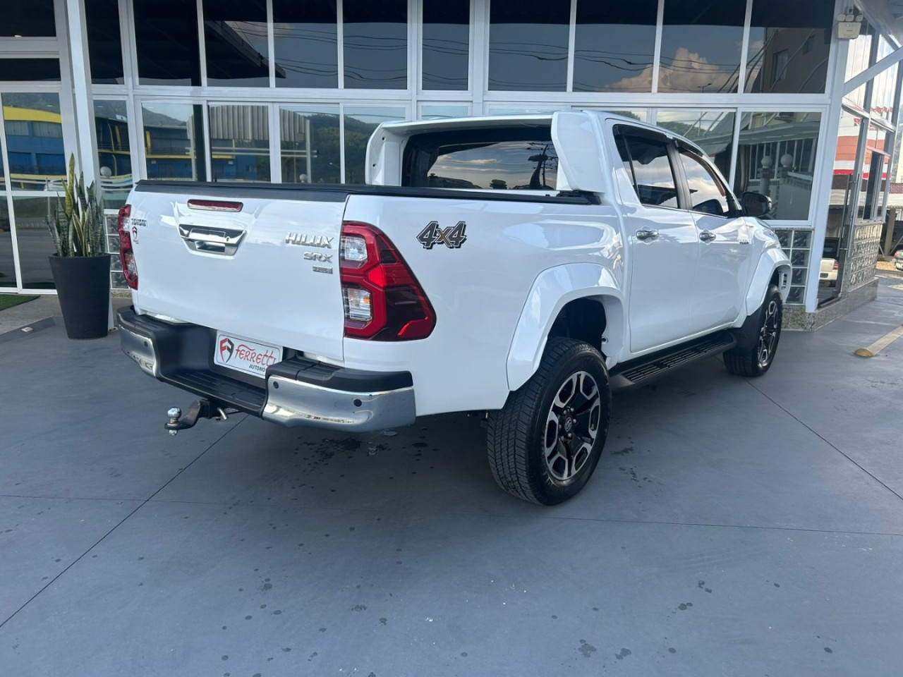 Hilux Caminhonete 2.8 16V SRX PLUS 4X4 TURBO DIESEL CABINE DUPLA AUTOMÁTICO