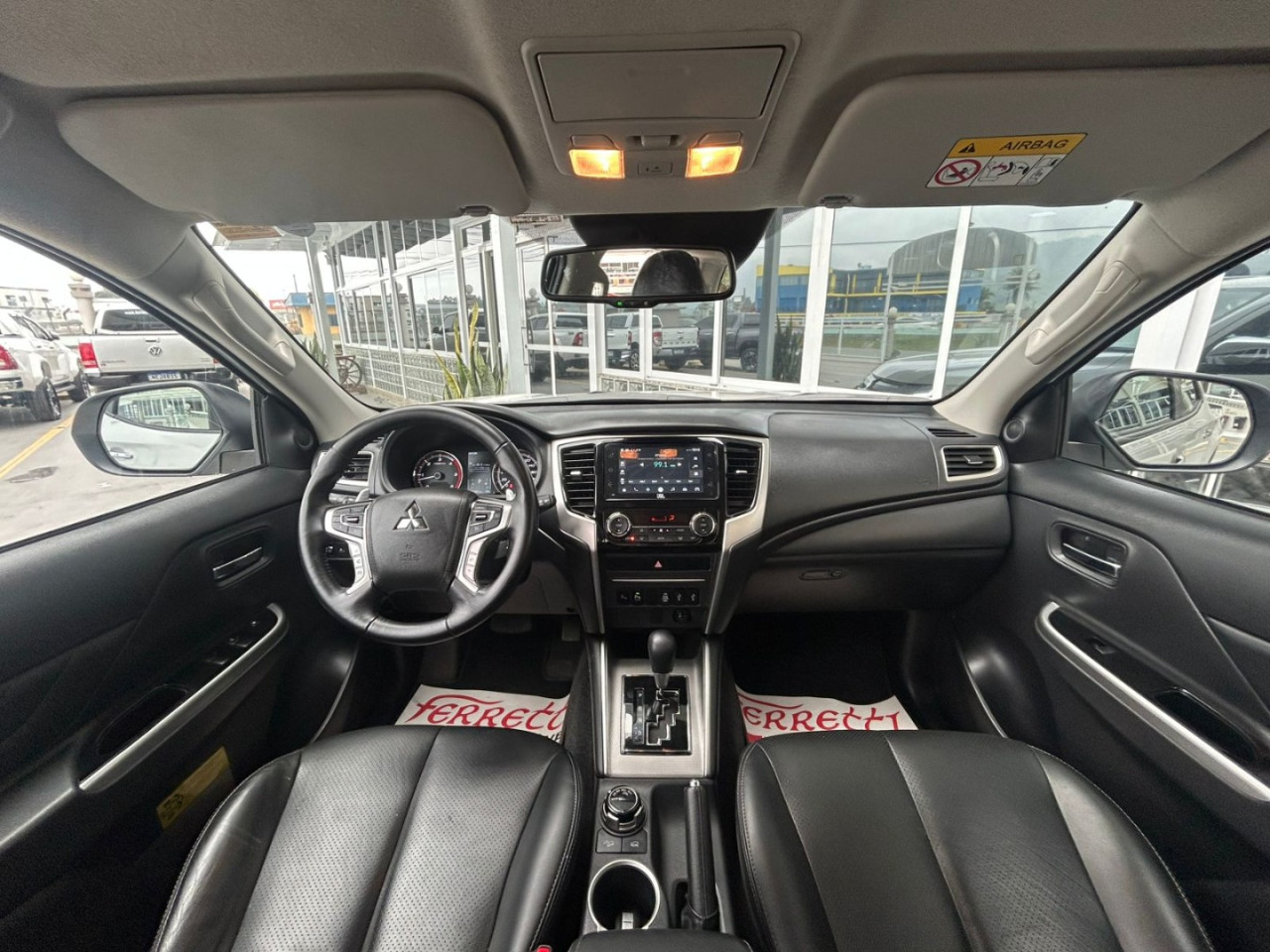 L 200 Triton 2.4 16V SPORT HPE-S 4X4 CABINE DUPLA TURBO DIESEL AUTOMÁTICO