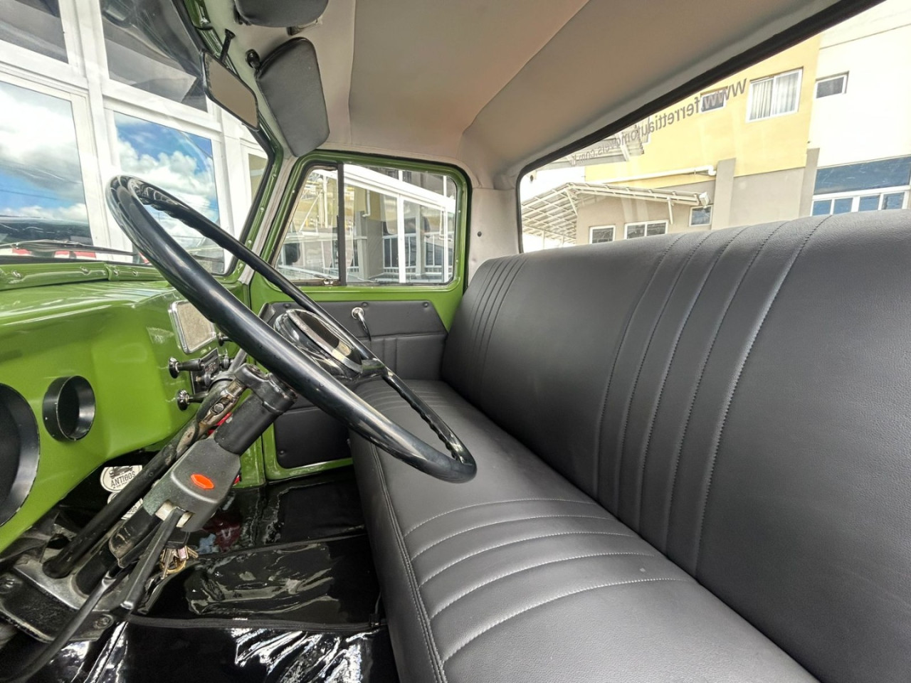 F-75 2.3 4X4 PICK-UP