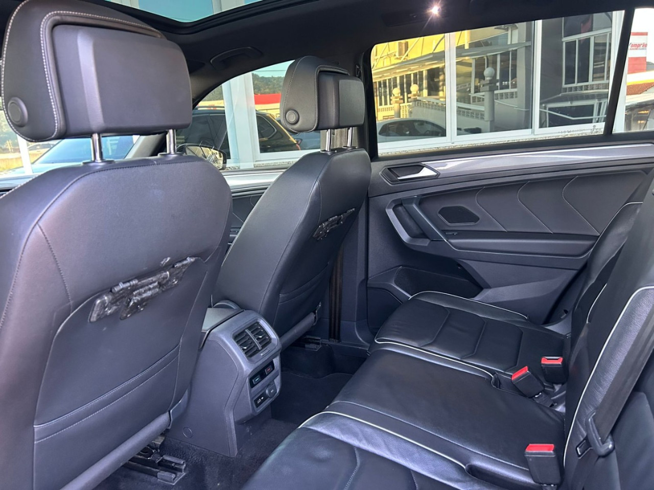 Tiguan 2.0 350 TSI TOTAL FLEX ALLSPACE R-LINE 4-MOTION TURBO AUTOMÁTICO DSG