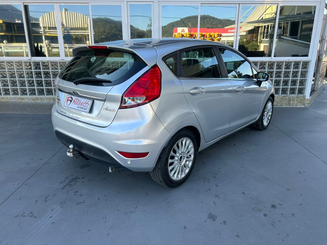 Fiesta Hatch 1.6 4P FLEX TITANIUM POWERSHIFT AUTOMÁTICO