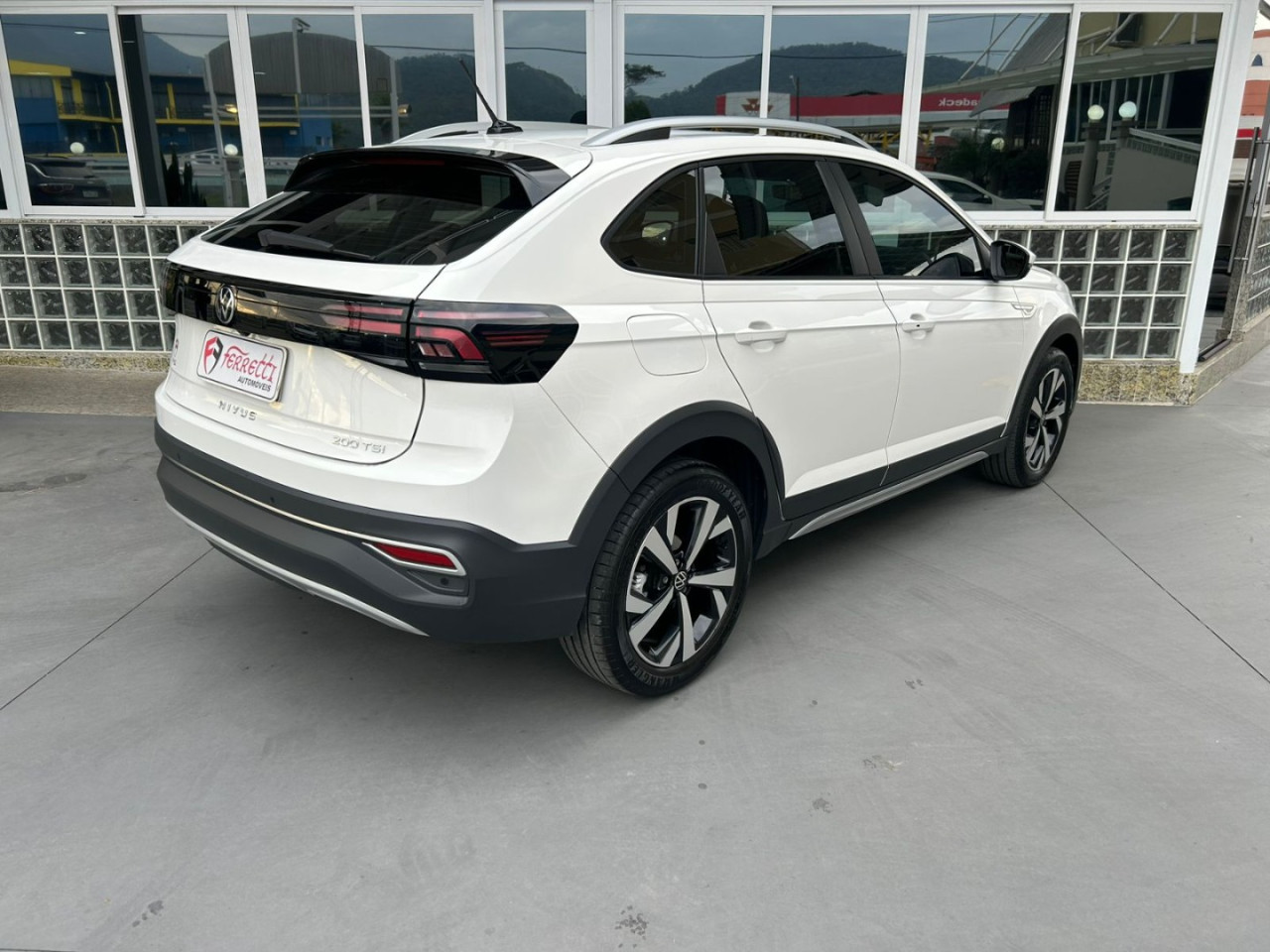 Nivus 1.0 4P FLEX 200 TSI HIGHLINE TURBO AUTOMÁTICO