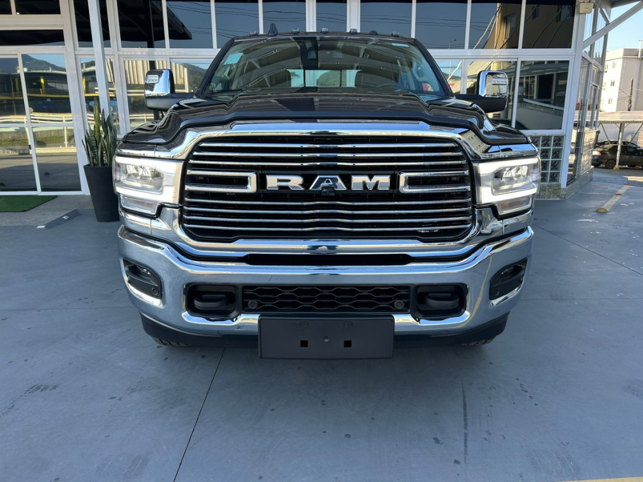 2500 6.7 I6 24V SLT CABINE DUPLA TURBO DIESEL LARAMIE 4X4 AUTOMÁTICO