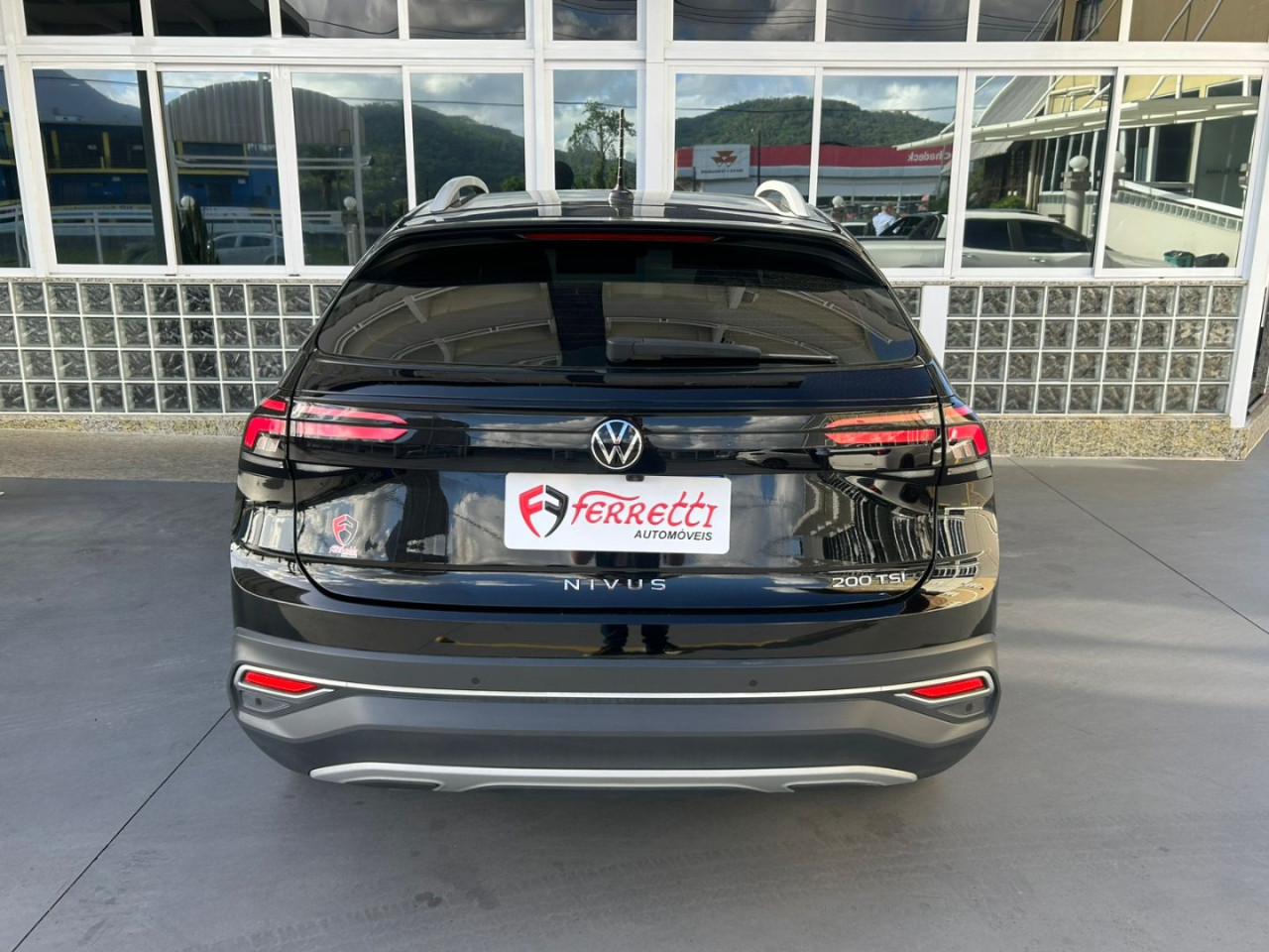 VOLKSWAGEN Nivus 1.0 4P FLEX 200 TSI HIGHLINE TURBO AUTOMÁTICO