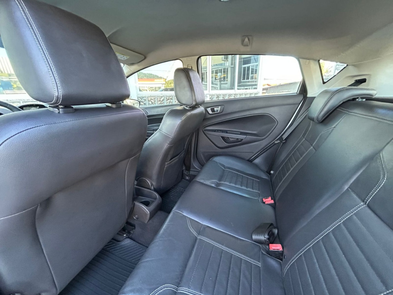Fiesta Hatch 1.6 4P FLEX TITANIUM POWERSHIFT AUTOMÁTICO