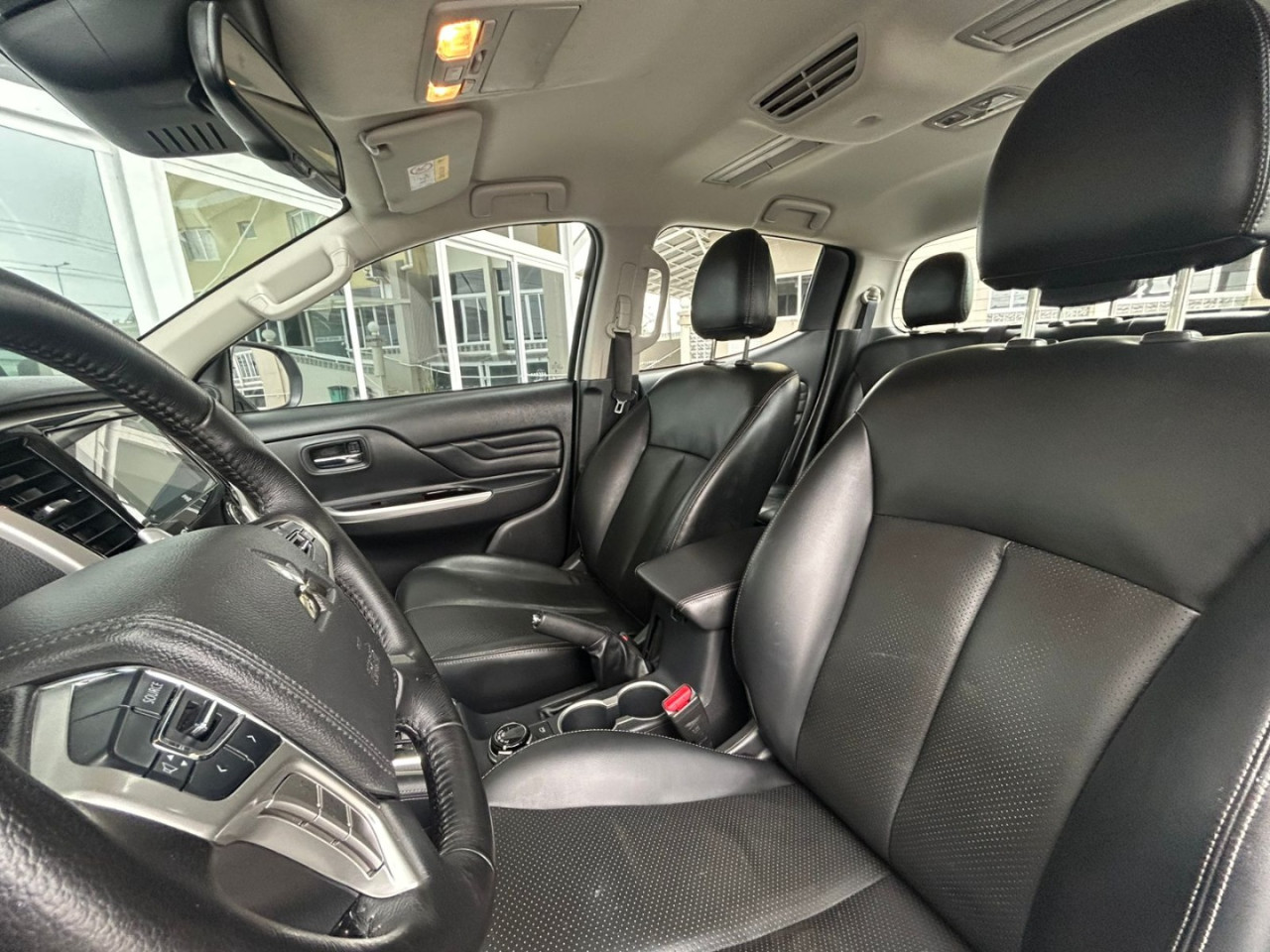 L 200 Triton 2.4 16V SPORT HPE-S 4X4 CABINE DUPLA TURBO DIESEL AUTOMÁTICO