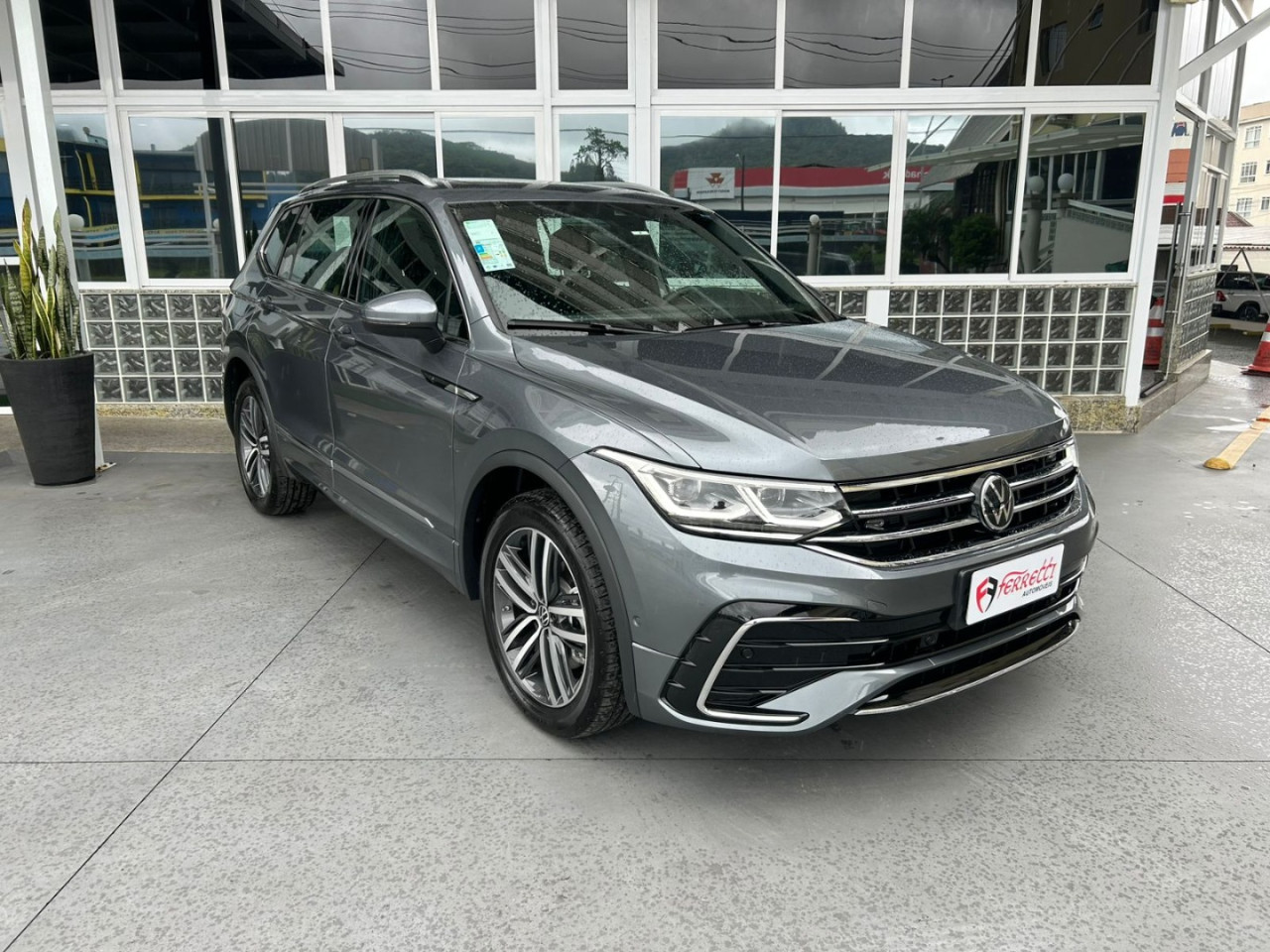 Tiguan 2.0 300 TSI ALLSPACE R-LINE TURBO AUTOMÁTICO