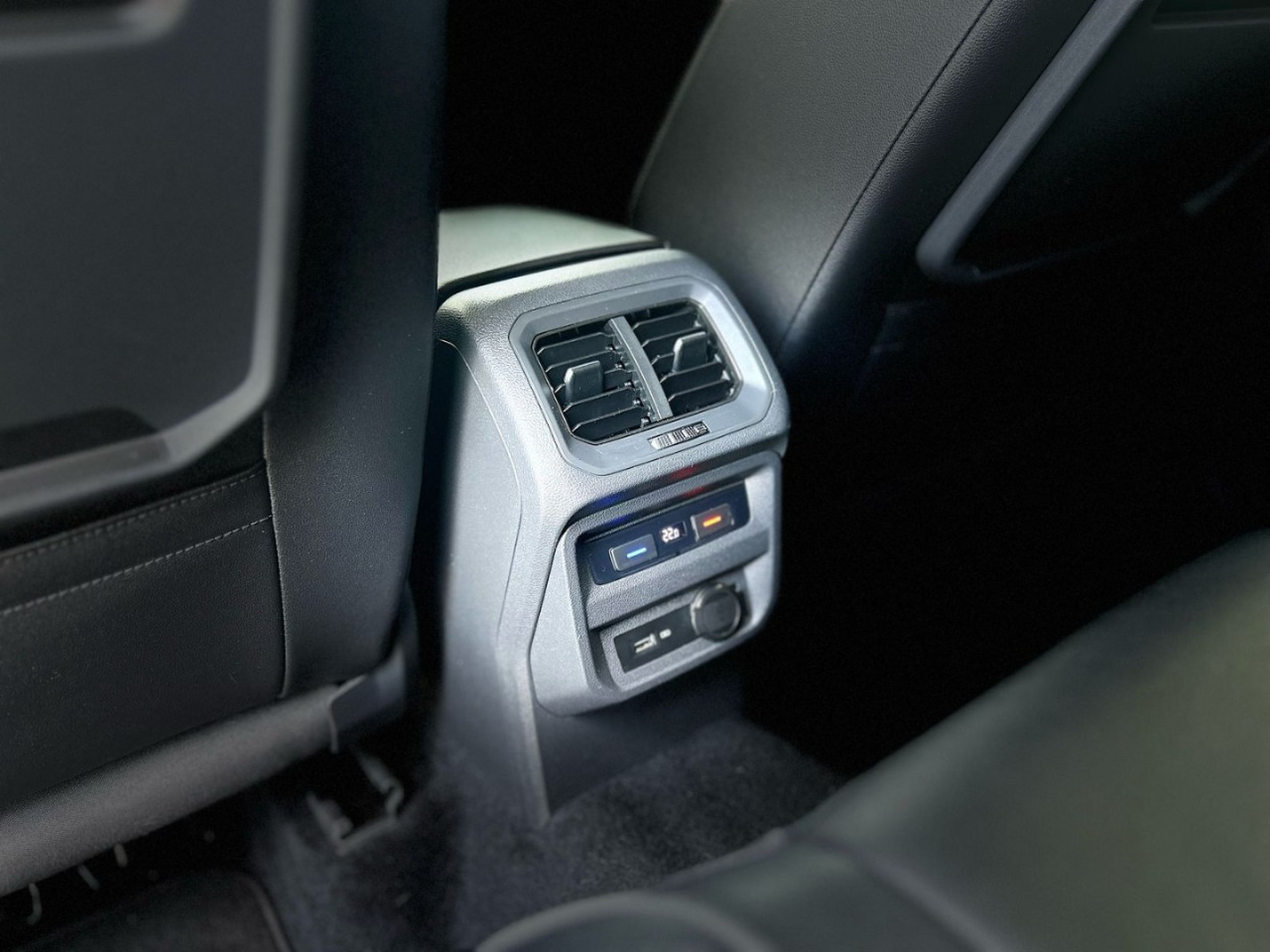 Tiguan 2.0 350 TSI TOTAL FLEX ALLSPACE R-LINE 4-MOTION TURBO AUTOMÁTICO DSG