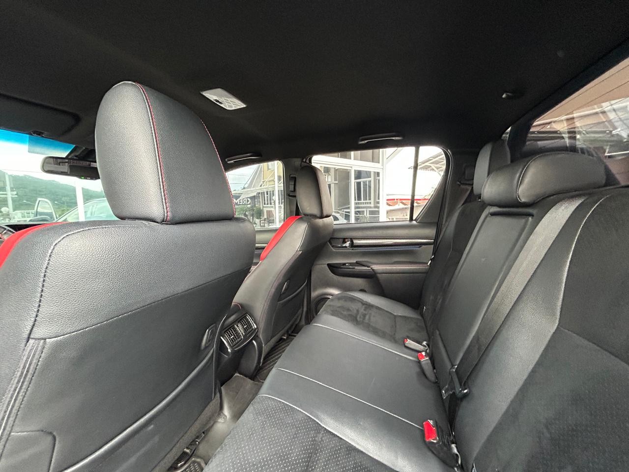 TOYOTA Hilux Caminhonete 2.8 16V GR SPORT 4X4 TURBO DIESEL CABINE DUPLA AUTOMÁTICO