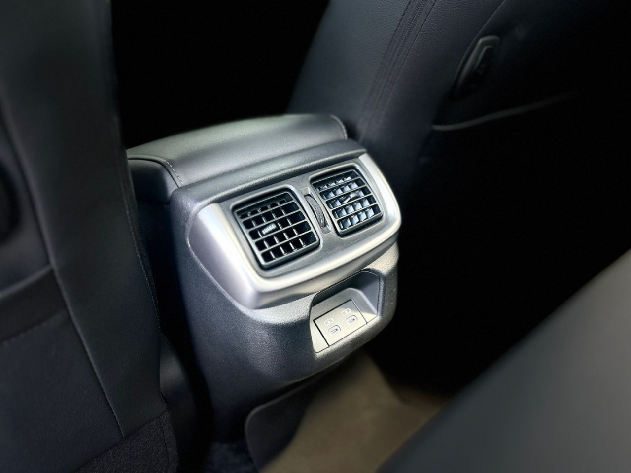 TOYOTA Hilux Caminhonete 2.8 16V SRX 4X4 TURBO DIESEL CABINE DUPLA AUTOMÁTICO