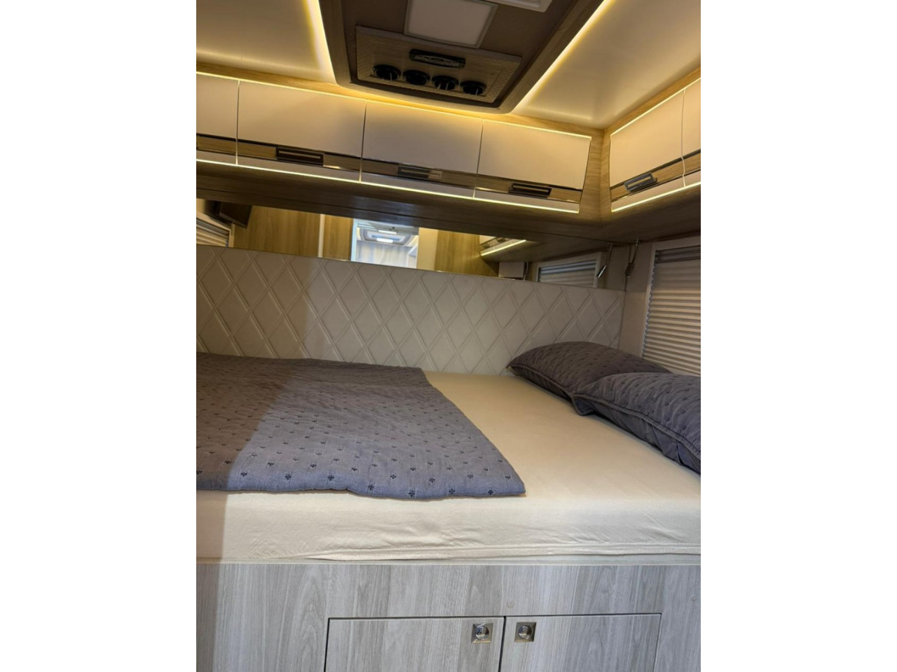 MERCEDES-BENZ Sprinter 2.0 CDI TURBO DIESEL FURGÃO 517 CHASSI LONGO