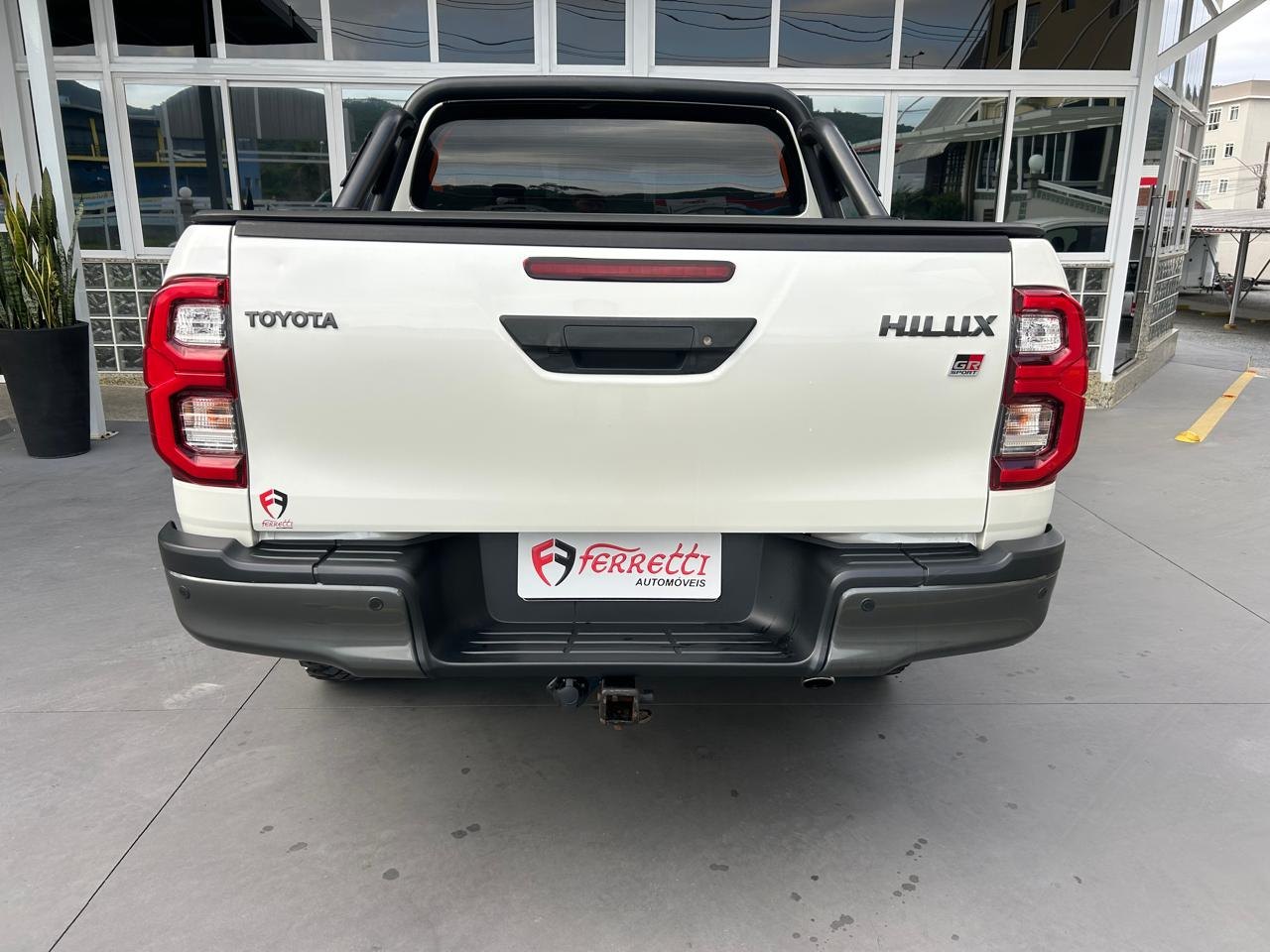 TOYOTA Hilux Caminhonete 2.8 16V GR SPORT 4X4 TURBO DIESEL CABINE DUPLA AUTOMÁTICO