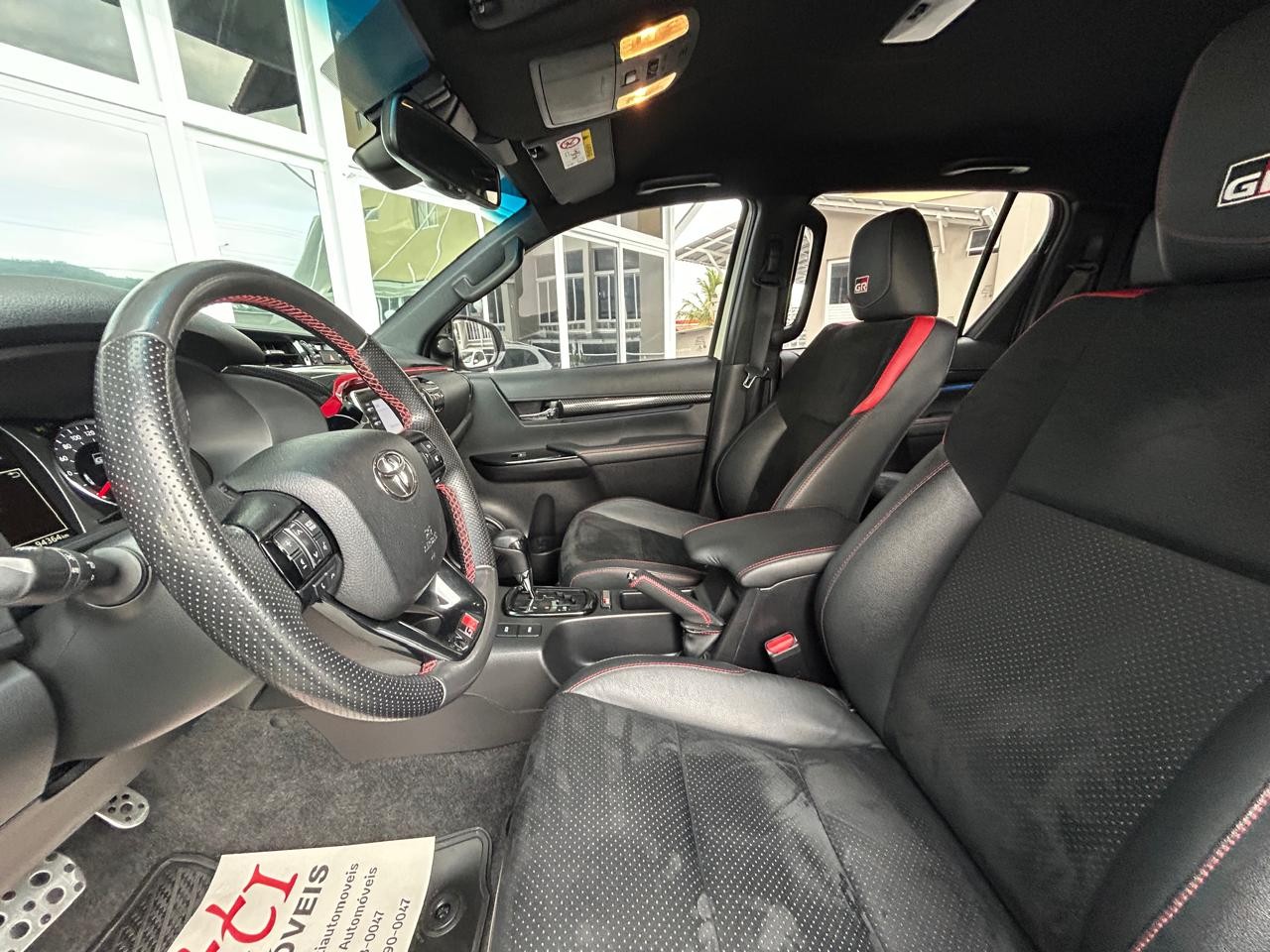 TOYOTA Hilux Caminhonete 2.8 16V GR SPORT 4X4 TURBO DIESEL CABINE DUPLA AUTOMÁTICO