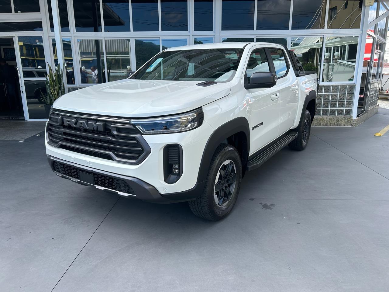 RAM Dakota 2.2 4P TURBO DIESEL WARLOCK 4X4 AUTOMÁTICO