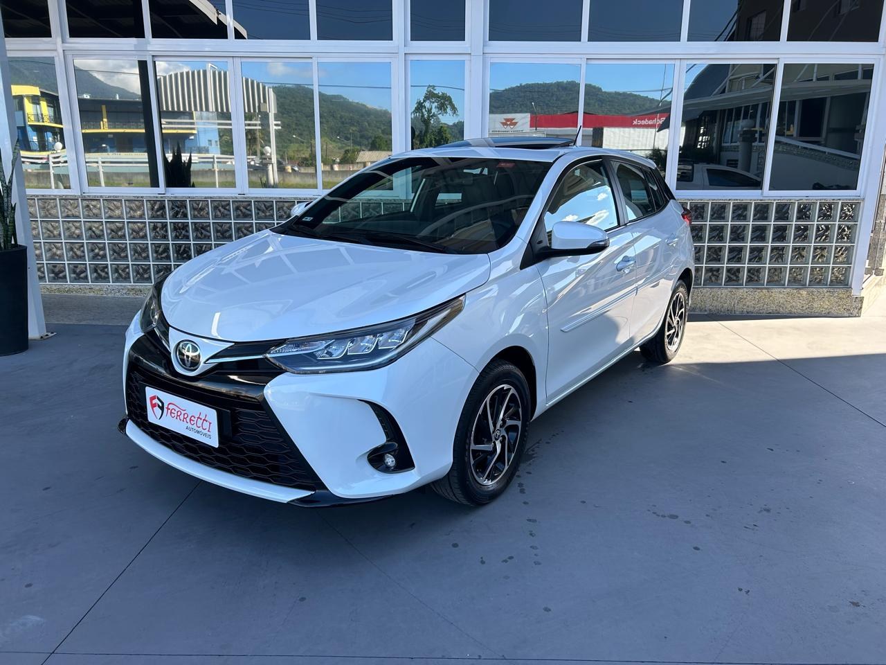 TOYOTA Yaris Hatch 1.5 16V 4P FLEX XLS CONNECT MULTIDRIVE AUTOMÁTICO CVT