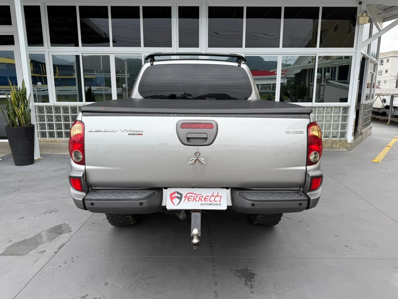 MITSUBISHI L 200 Outdoor 3.2 16V 4X4 CABINE DUPLA TURBO DIESEL INTERCOOLER AUTOMÁTICO