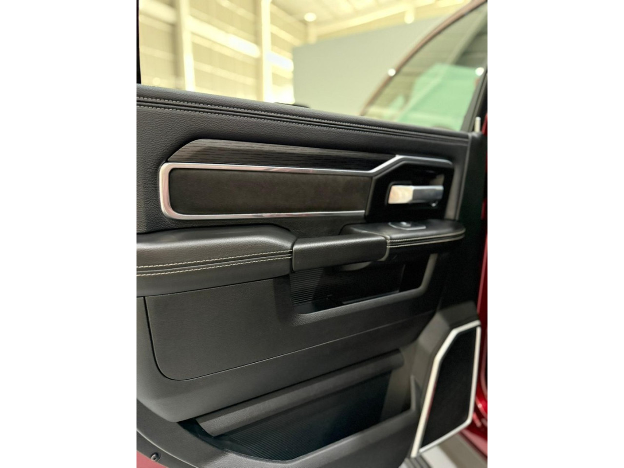 RAM 2500 6.7 I6 24V SLT CABINE DUPLA TURBO DIESEL NIGHT EDITION 4X4 AUTOMÁTICO