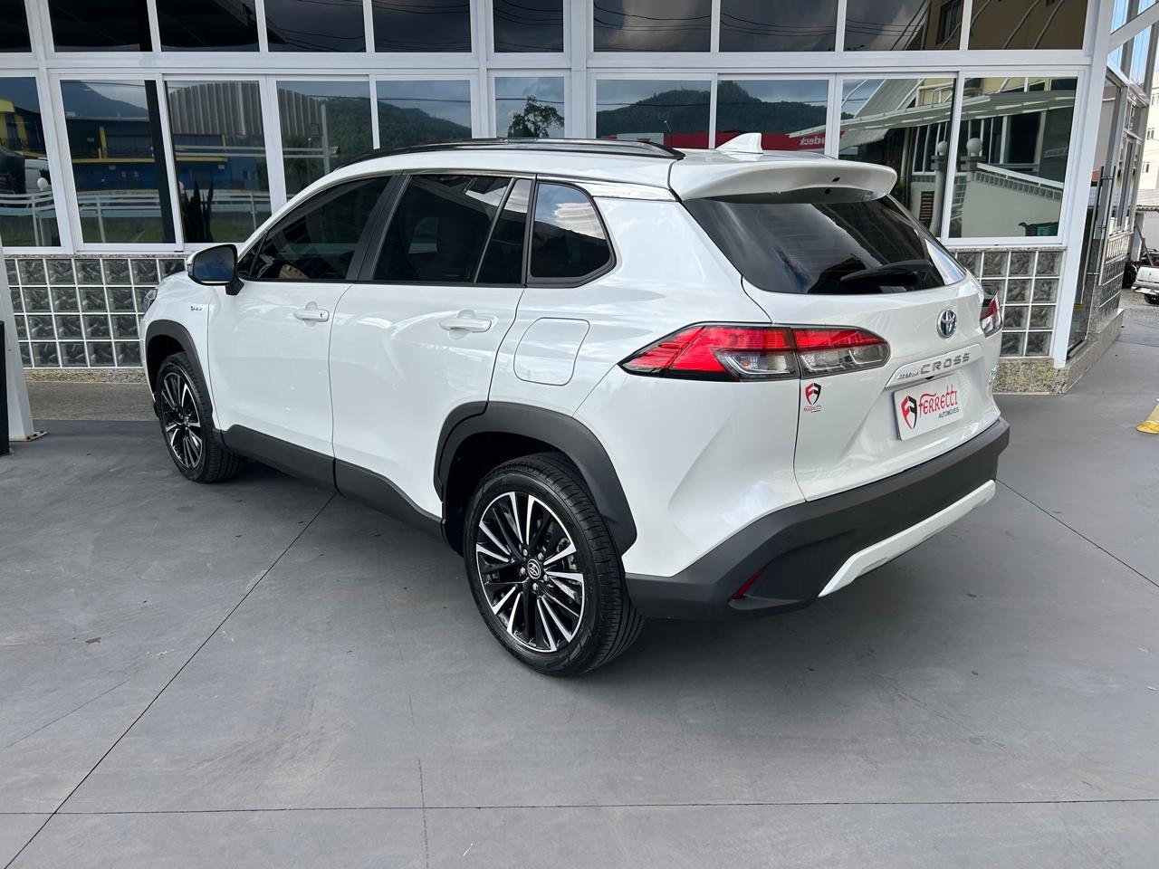 TOYOTA Corolla Cross 1.8 16V 4P FLEX VVT-I HYBRID XRX AUTOMÁTICO CVT