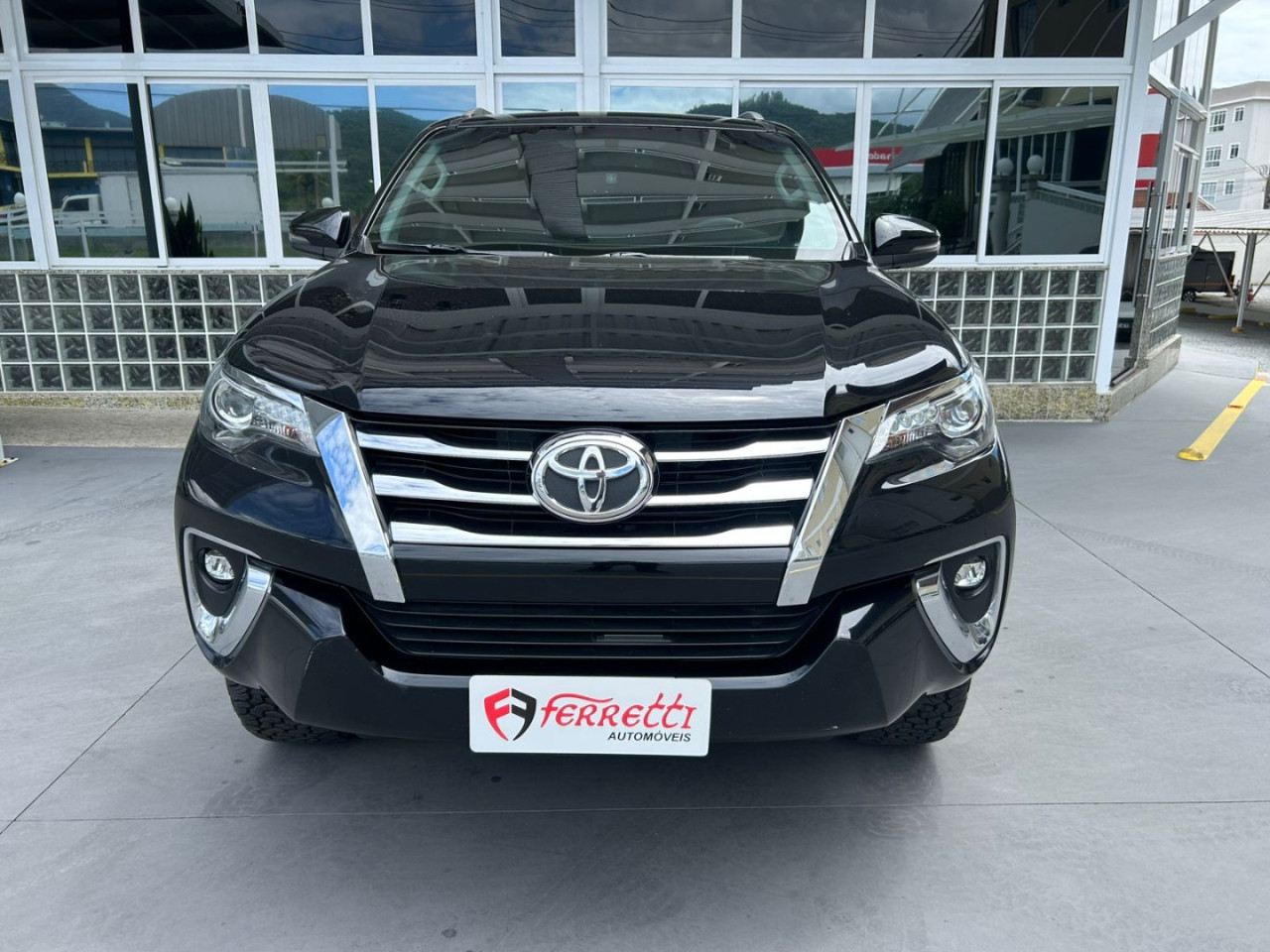 TOYOTA Hilux SW4 2.8 16V 4P SRX 4X4 7 LUGARES TURBO DIESEL AUTOMÁTICO