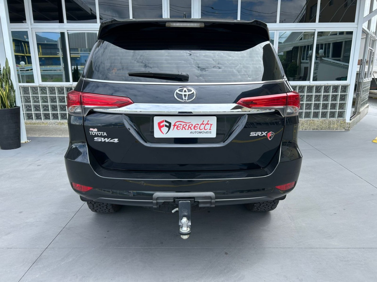 TOYOTA Hilux SW4 2.8 16V 4P SRX 4X4 7 LUGARES TURBO DIESEL AUTOMÁTICO