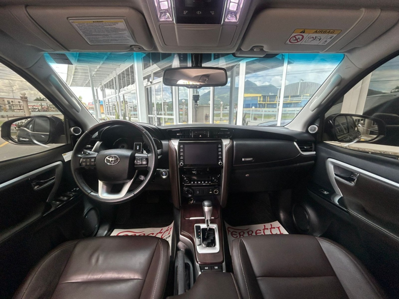 TOYOTA Hilux SW4 2.8 16V 4P SRX 4X4 7 LUGARES TURBO DIESEL AUTOMÁTICO