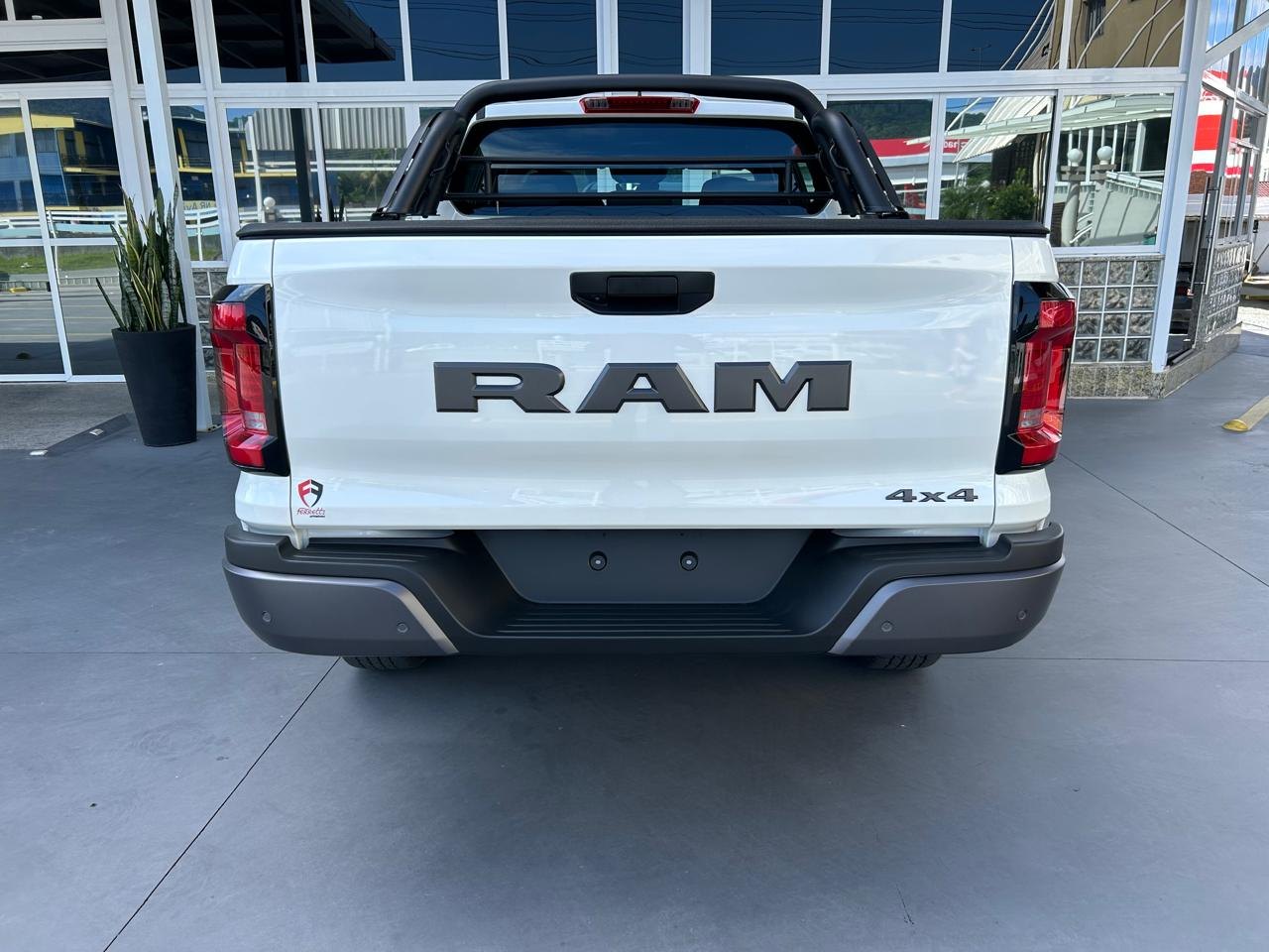 RAM Dakota 2.2 4P TURBO DIESEL WARLOCK 4X4 AUTOMÁTICO