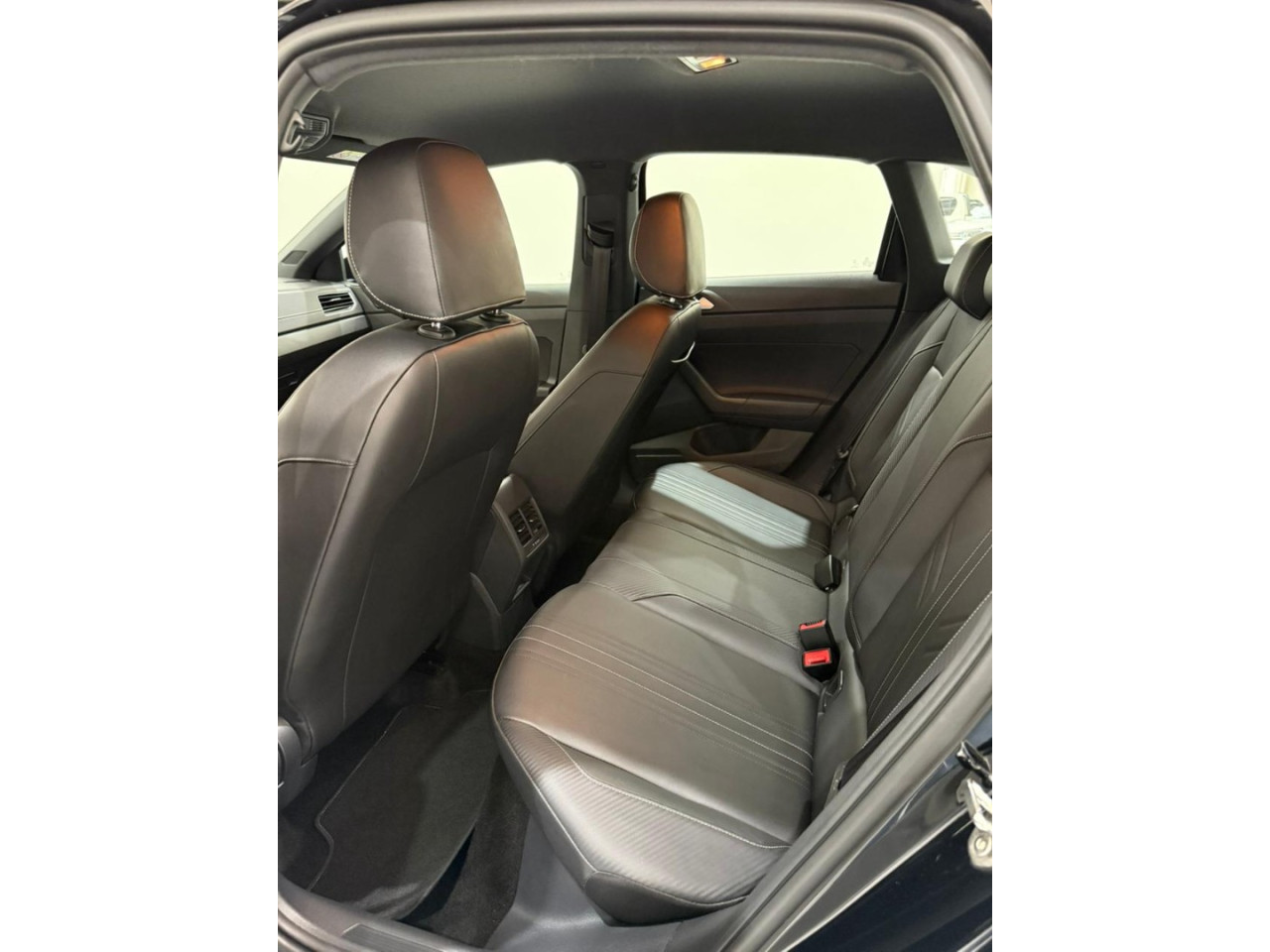 VOLKSWAGEN Nivus 1.0 4P FLEX 200 TSI HIGHLINE TURBO AUTOMÁTICO