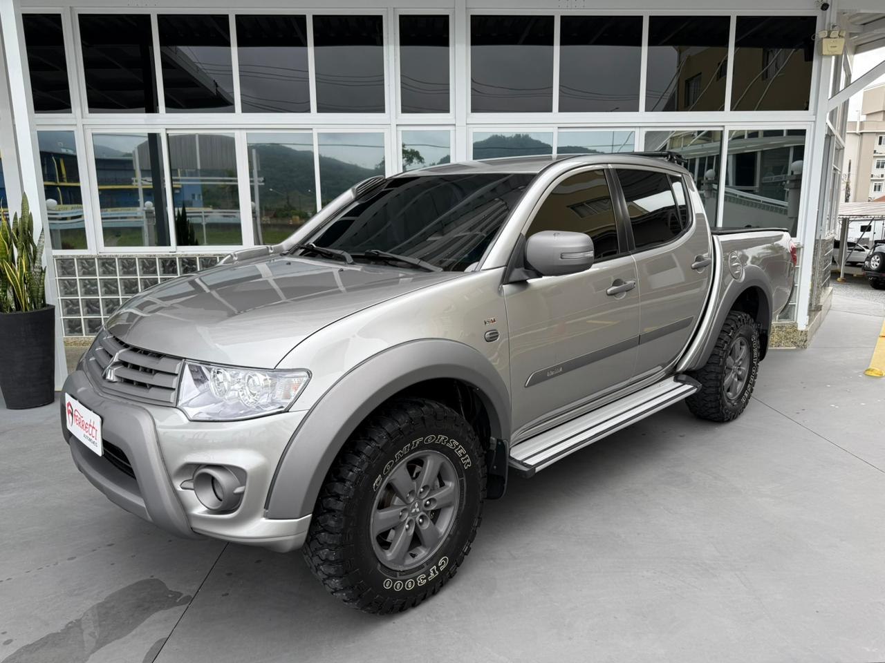 MITSUBISHI L 200 Outdoor 3.2 16V 4X4 CABINE DUPLA TURBO DIESEL INTERCOOLER AUTOMÁTICO