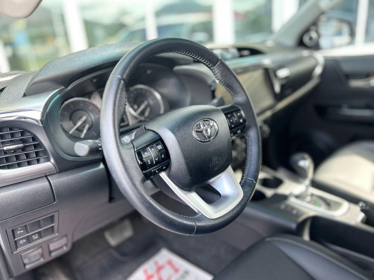 TOYOTA Hilux Caminhonete 2.8 16V SRX 4X4 TURBO DIESEL CABINE DUPLA AUTOMÁTICO