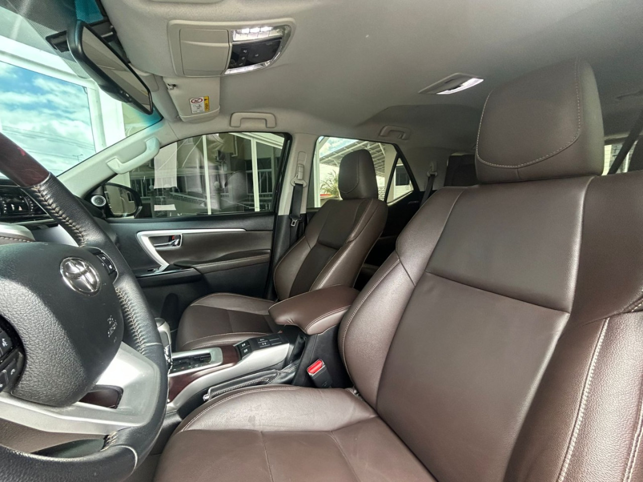 TOYOTA Hilux SW4 2.8 16V 4P SRX 4X4 7 LUGARES TURBO DIESEL AUTOMÁTICO