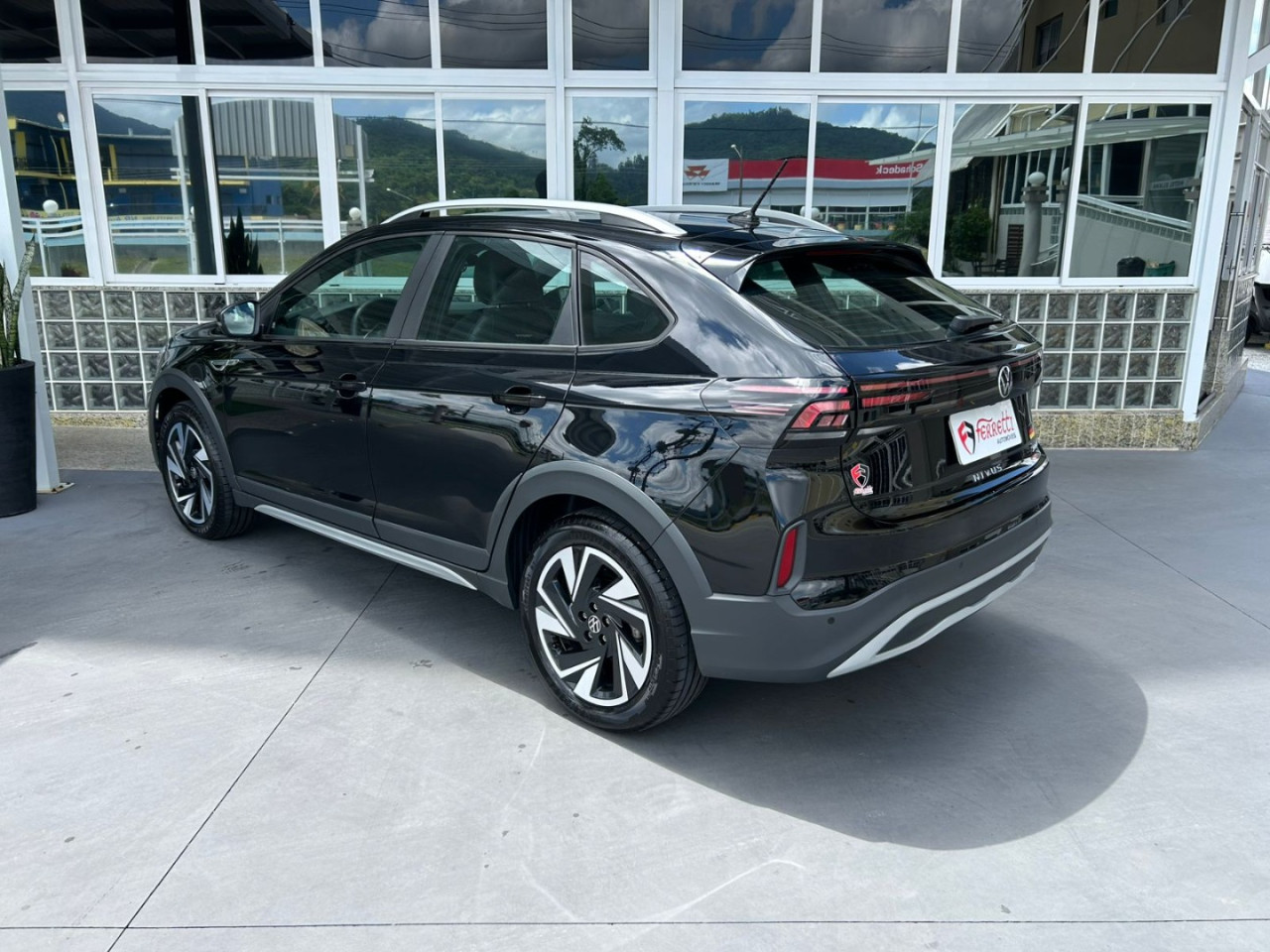 VOLKSWAGEN Nivus 1.0 4P FLEX 200 TSI HIGHLINE TURBO AUTOMÁTICO