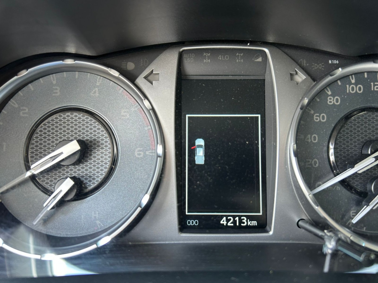 TOYOTA Hilux Caminhonete 2.8 16V SRX 4X4 TURBO DIESEL CABINE DUPLA AUTOMÁTICO