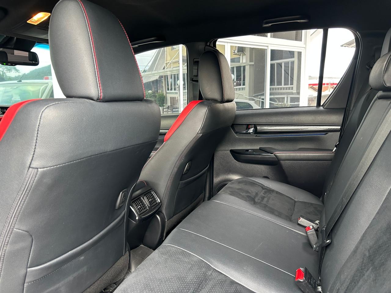 TOYOTA Hilux Caminhonete 2.8 16V GR SPORT 4X4 TURBO DIESEL CABINE DUPLA AUTOMÁTICO