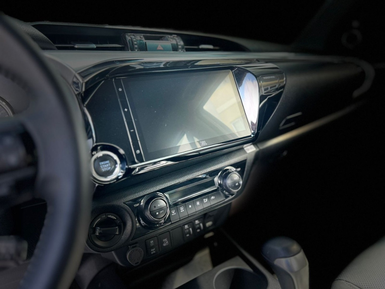 TOYOTA Hilux Caminhonete 2.8 16V SRX 4X4 TURBO DIESEL CABINE DUPLA AUTOMÁTICO