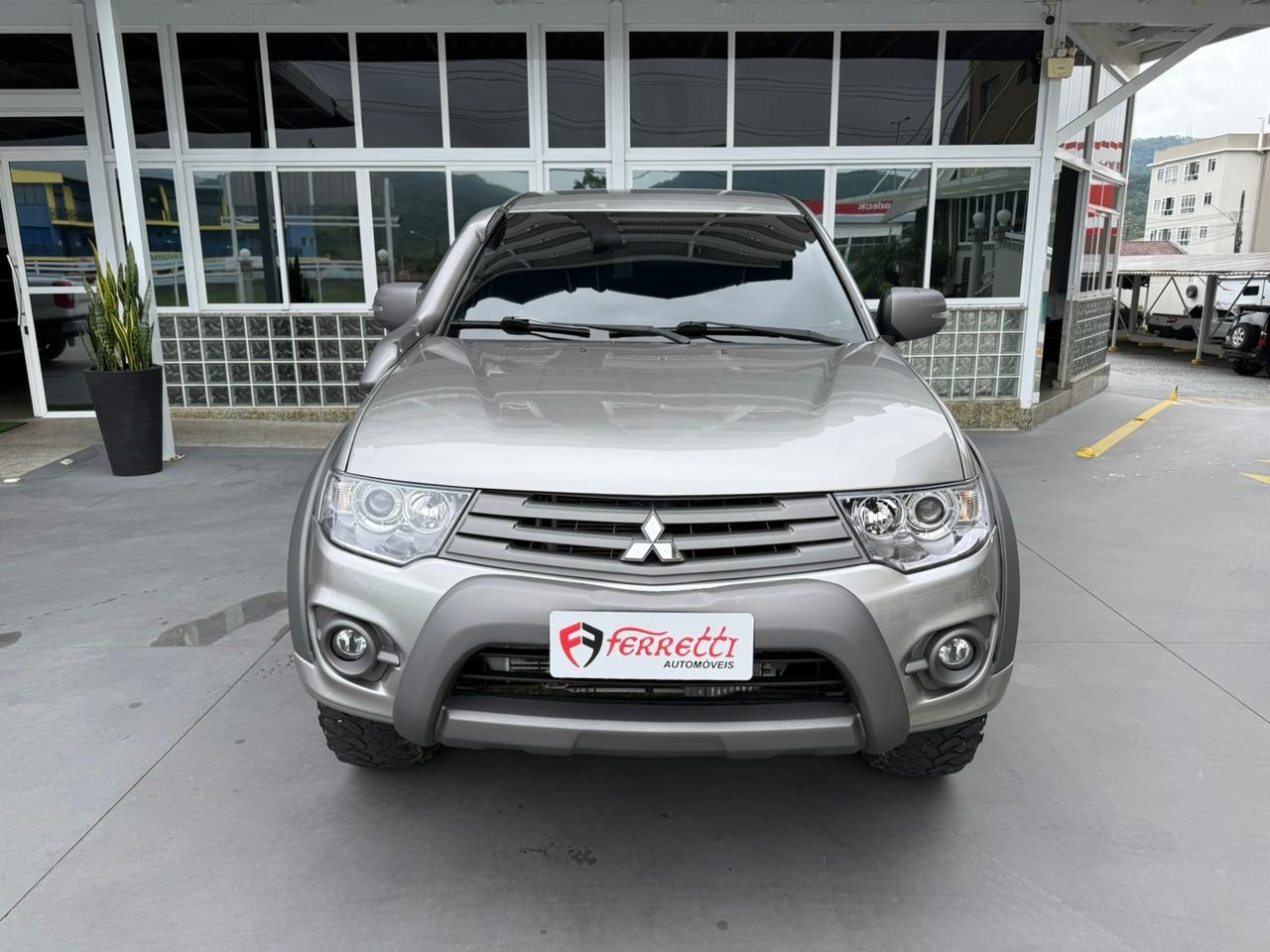 MITSUBISHI L 200 Outdoor 3.2 16V 4X4 CABINE DUPLA TURBO DIESEL INTERCOOLER AUTOMÁTICO
