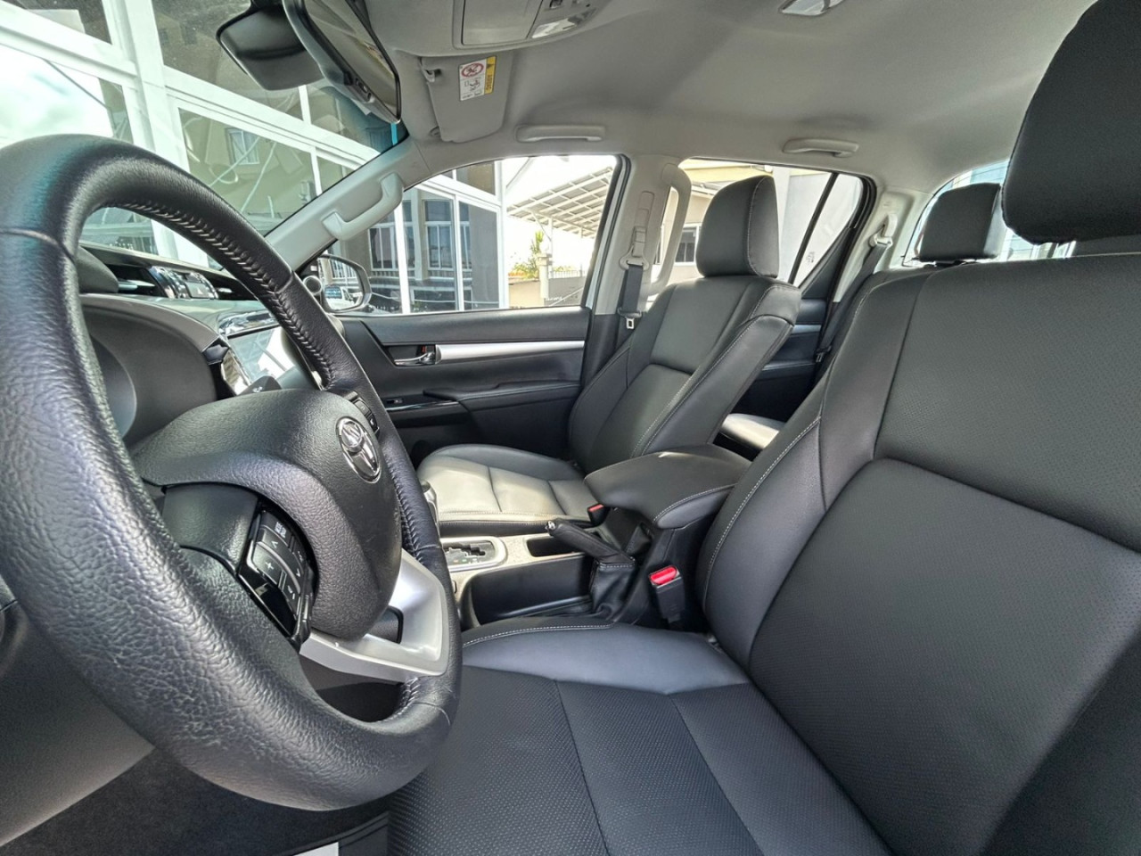 TOYOTA Hilux Caminhonete 2.8 16V SRX 4X4 TURBO DIESEL CABINE DUPLA AUTOMÁTICO