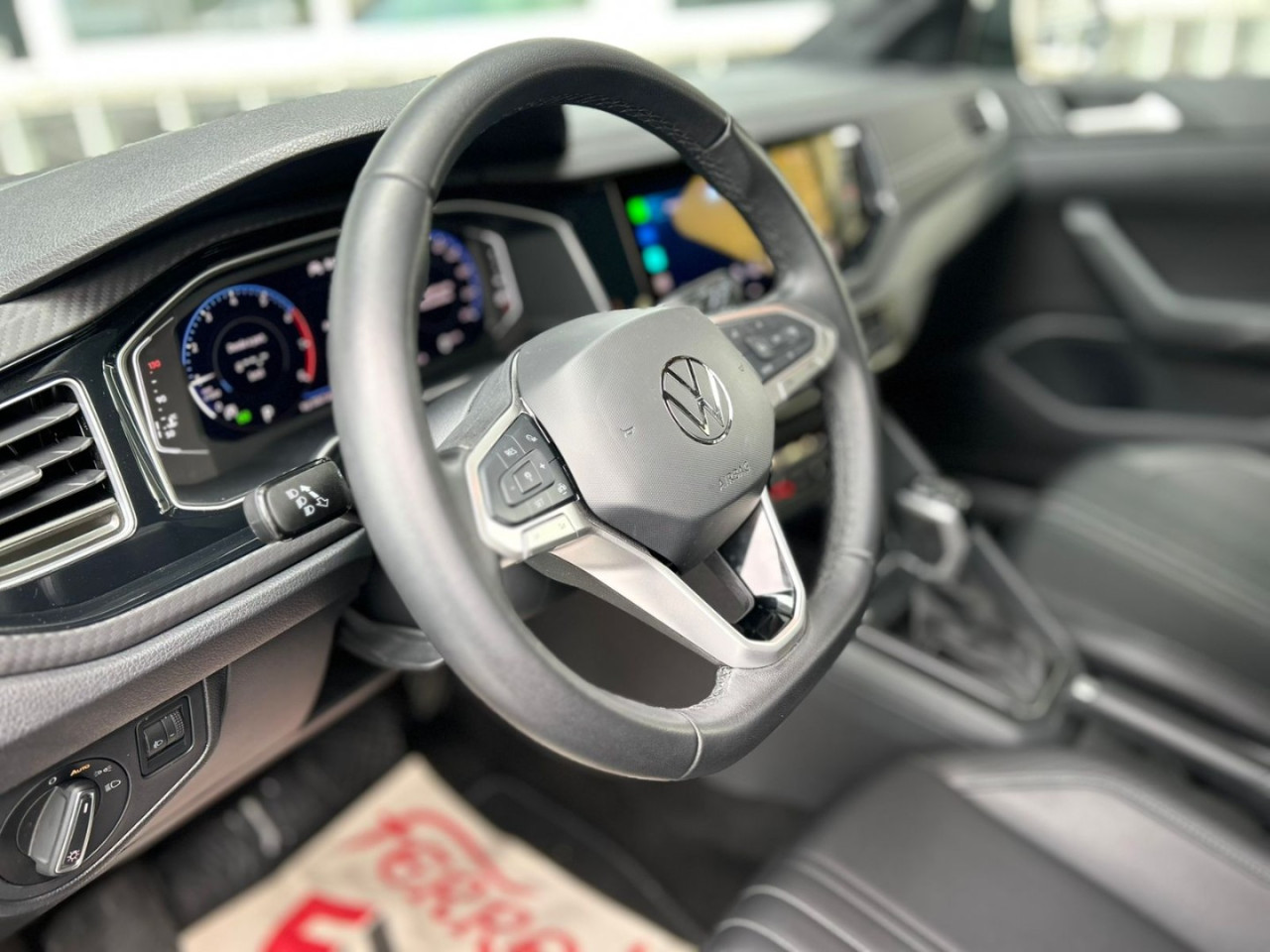 VOLKSWAGEN Nivus 1.0 4P FLEX 200 TSI HIGHLINE TURBO AUTOMÁTICO