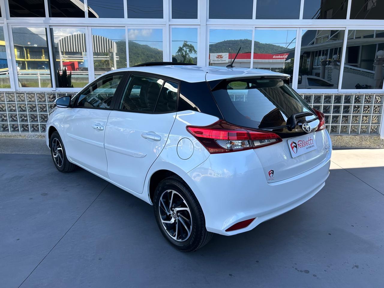 TOYOTA Yaris Hatch 1.5 16V 4P FLEX XLS CONNECT MULTIDRIVE AUTOMÁTICO CVT