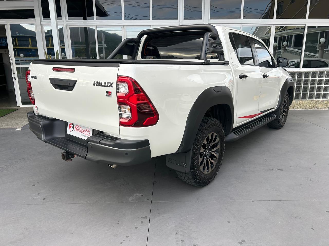 TOYOTA Hilux Caminhonete 2.8 16V GR SPORT 4X4 TURBO DIESEL CABINE DUPLA AUTOMÁTICO