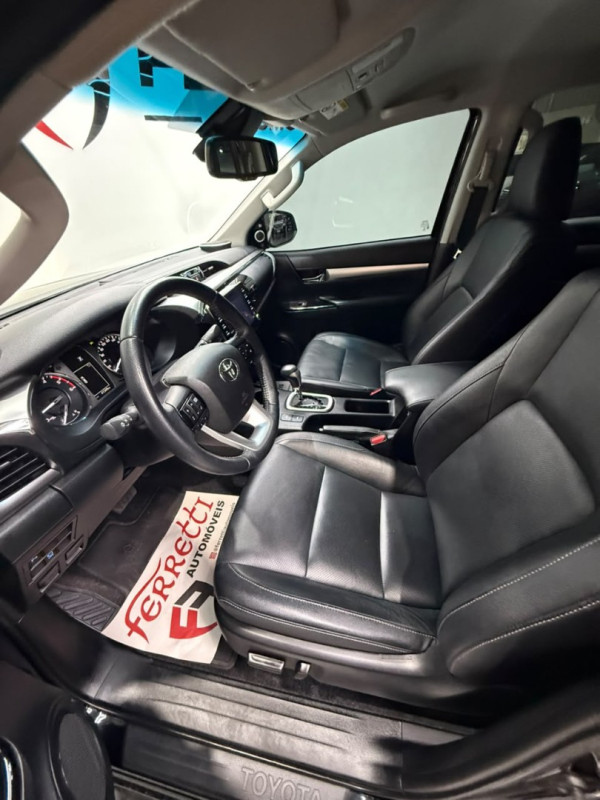 TOYOTA Hilux Caminhonete 2.8 16V SRX 4X4 TURBO DIESEL CABINE DUPLA AUTOMÁTICO