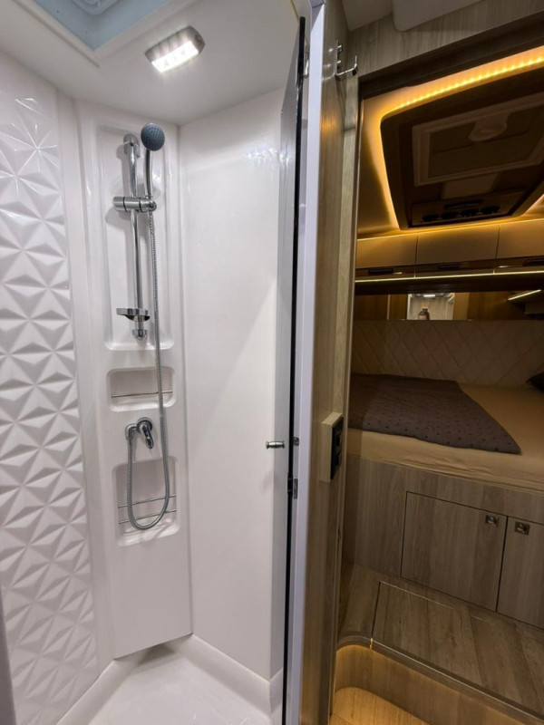 MERCEDES-BENZ Sprinter 2.0 CDI TURBO DIESEL FURGÃO 517 CHASSI LONGO