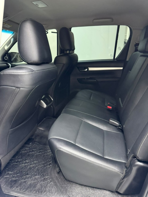 TOYOTA Hilux Caminhonete 2.8 16V SRX 4X4 DIESEL CABINE DUPLA AUTOMÁTICO
