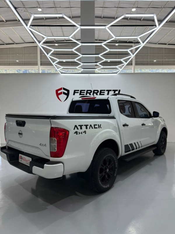 NISSAN Frontier 2.3 ATTACK CABINE DUPLA 4X4 BI-TURBO DIESEL AUTOMÁTICO
