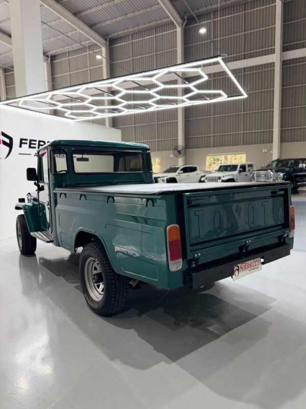 TOYOTA Bandeirante 3.7 4X4 DIESEL TETO RÍGIDO