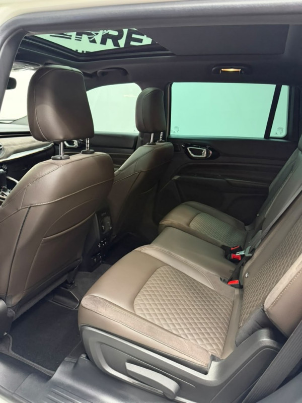 JEEP Commander 2.0 16V 4P TD380 OVERLAND 4X4 TURBO DIESEL AUTOMÁTICO AT9